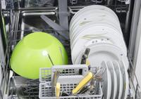 Effettuate i lavaggi in lavatrice e lavastoviglie solo a pieno carico e pulite periodicamente il filtro dell’elettrodomestico.