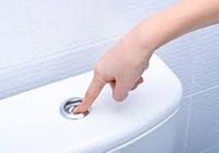 In bagno, scegliete uno sciacquone con lo scarico differenziato e doppio pulsante. Scegliete una cassetta del water da 6 o da 12 litri: bastano e avanzano.