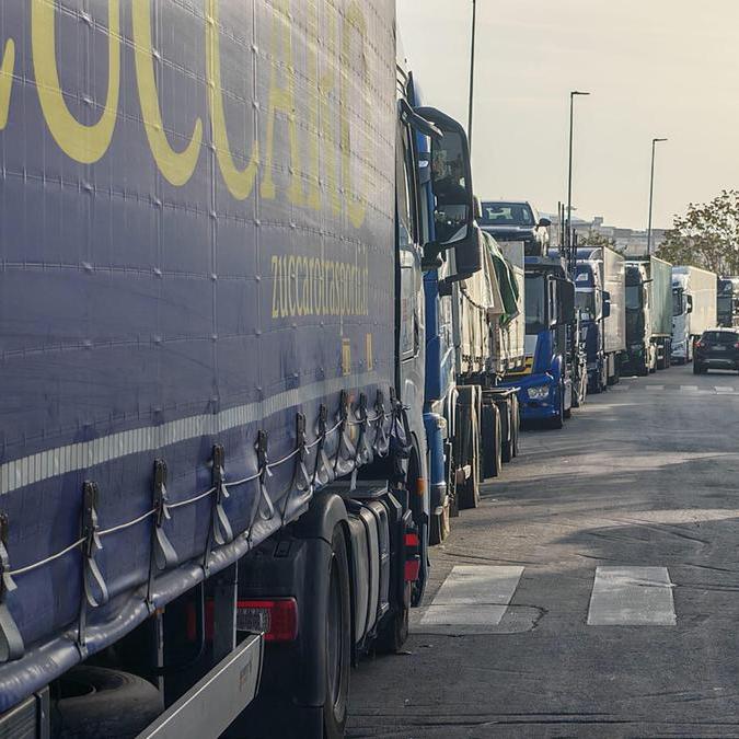 Protesta dei tir: 1.339 identificati e 71 denunciati. I sindaci di Bari e Napoli: rischio paralisi